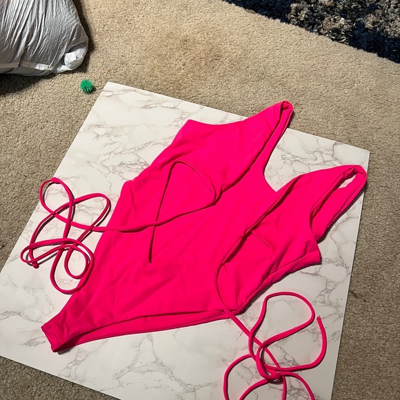 Pink open back bathing suit - Picture 3 of 4